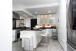 8BR Penthouse Jacuzzi, Pool Table & Terrace
