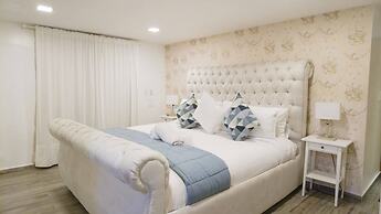 8BR Penthouse Jacuzzi, Pool Table & Terrace