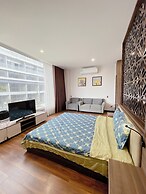 Amy Apartment Hue