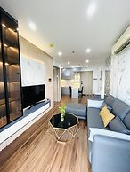 Amy Apartment Hue