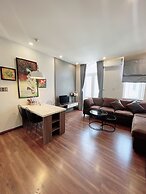 Amy Apartment Hue