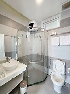 Amy Apartment Hue