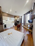 Amy Apartment Hue
