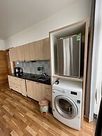 Amy Apartment Hue