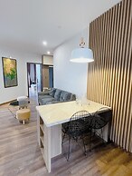 Amy Apartment Hue