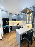 Amy Apartment Hue