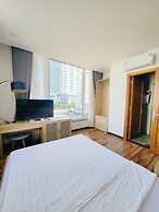 Amy Apartment Hue