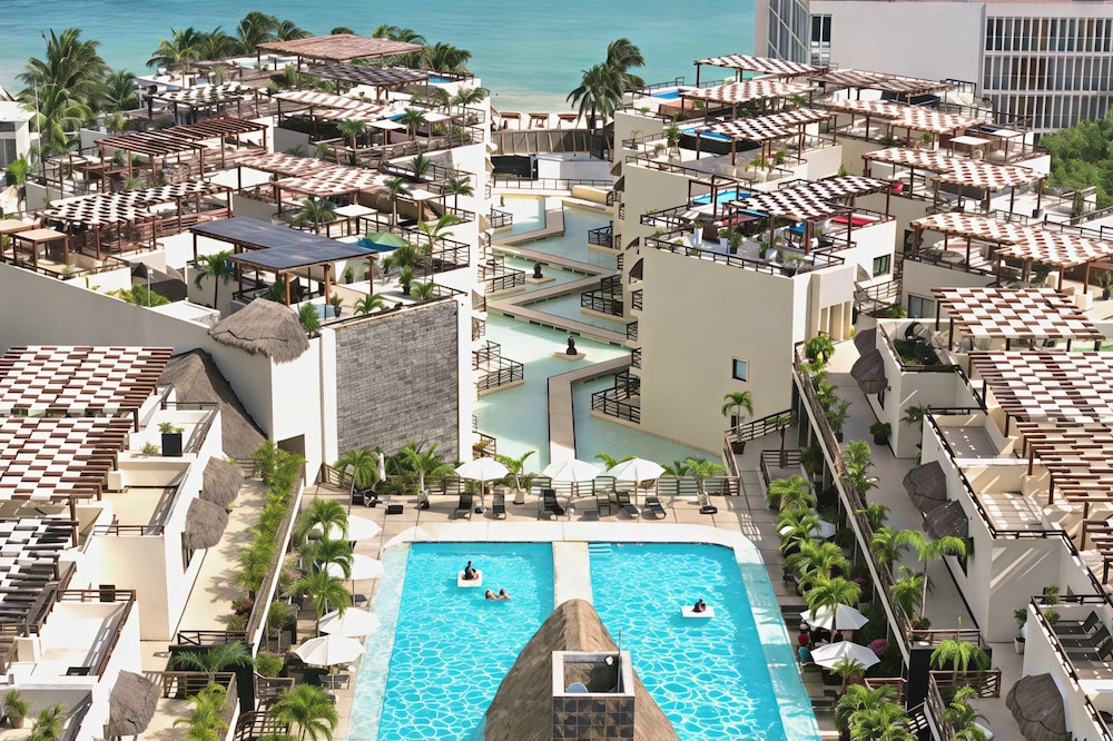 Aldea Thai Oceanview Penthouses