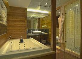 Aldea Thai Oceanview Penthouses