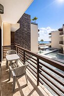 Aldea Thai Oceanview Penthouses