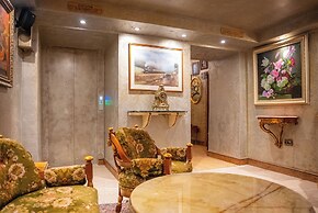 Bey House Royal Hotel