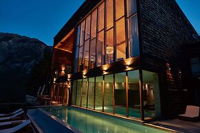 Uman Lodge