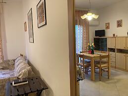 Spacious Apartment for Six-beahost
