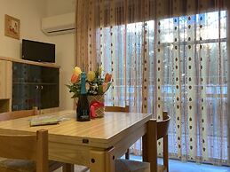 Spacious Apartment for Six-beahost