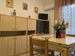 Spacious Apartment for Six-beahost
