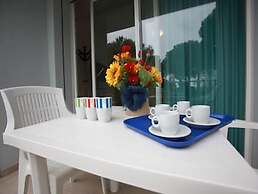 Modern Flat by the Beach - Beahost