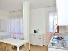 Spacious Flat With Fireplace Terrace