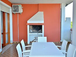 Spacious Flat With Fireplace Terrace