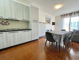 Apartment for six With Shared Pool