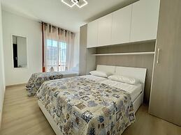 Apartment for six With Shared Pool