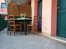 Cozy Apartment With Balcony-beahost