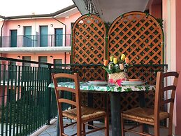 Cozy Apartment With Balcony-beahost