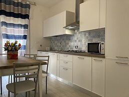 Bright Apartment Close to the Beach