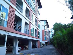6-18 - 3 Bdr Spacious Penthouse With Shared Pool