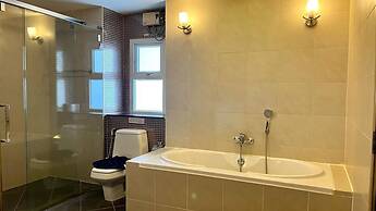 6-18 - 3 Bdr Spacious Penthouse With Shared Pool