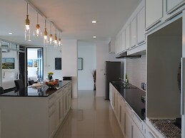 6-18 - 3 Bdr Spacious Penthouse With Shared Pool