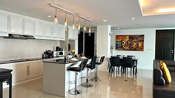 6-18 - 3 Bdr Spacious Penthouse With Shared Pool