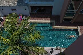 6-18 - 3 Bdr Spacious Penthouse With Shared Pool
