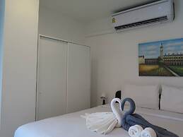 6-18 - 3 Bdr Spacious Penthouse With Shared Pool