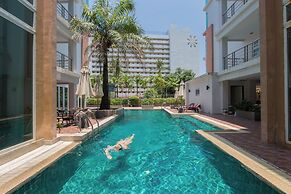 6-18 - 3 Bdr Spacious Penthouse With Shared Pool