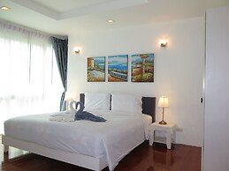 6-18 - 3 Bdr Spacious Penthouse With Shared Pool