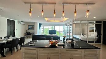 6-18 - 3 Bdr Spacious Penthouse With Shared Pool