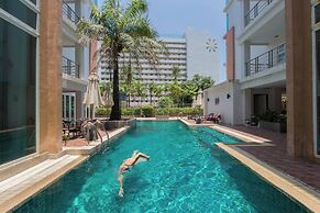 6-18 - 3 Bdr Spacious Penthouse With Shared Pool