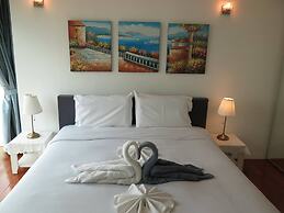 6-18 - 3 Bdr Spacious Penthouse With Shared Pool