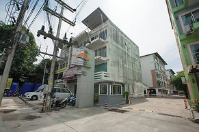 6-18 - 3 Bdr Spacious Penthouse With Shared Pool