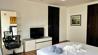 6-18 - 3 Bdr Spacious Penthouse With Shared Pool