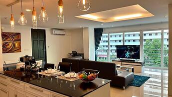 6-18 - 3 Bdr Spacious Penthouse With Shared Pool