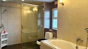 6-18 - 3 Bdr Spacious Penthouse With Shared Pool
