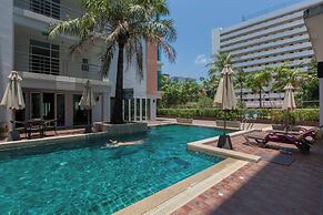6-18 - 3 Bdr Spacious Penthouse With Shared Pool