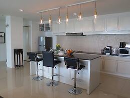 6-18 - 3 Bdr Spacious Penthouse With Shared Pool