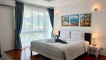 6-18 - 3 Bdr Spacious Penthouse With Shared Pool