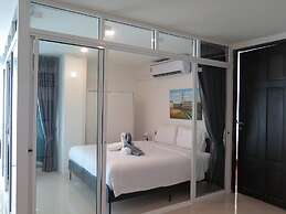 6-18 - 3 Bdr Spacious Penthouse With Shared Pool