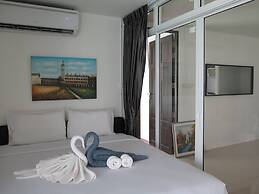 6-18 - 3 Bdr Spacious Penthouse With Shared Pool