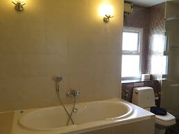 6-18 - 3 Bdr Spacious Penthouse With Shared Pool