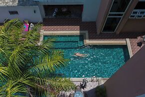 6-18 - 3 Bdr Spacious Penthouse With Shared Pool