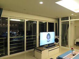6-18 - 3 Bdr Spacious Penthouse With Shared Pool